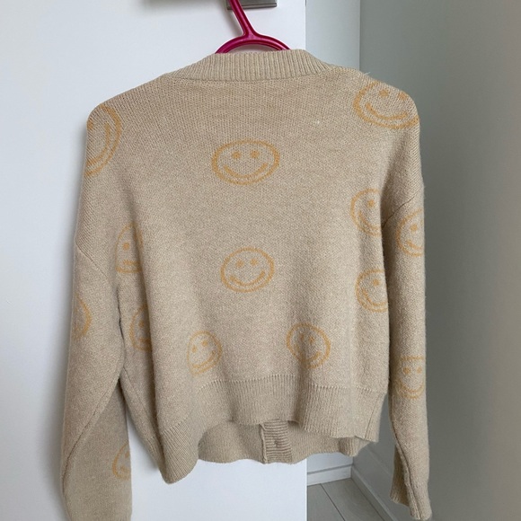 Beige slightly cropped cardigan with smiley faces - Picture 3 of 3